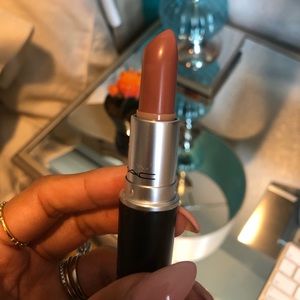 MAC LIPSTICK IN SPIRIT